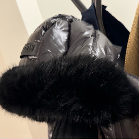 Rudsak Women's Black Puffer Coat - Picture 7 of 11